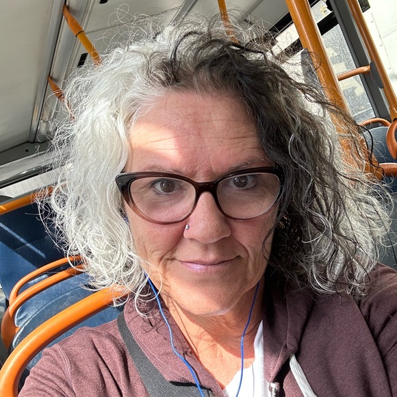 Meet your Posher! - Picture 4 of 14